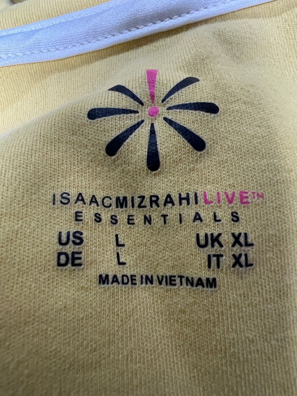 Isaac Mizrahi Live Essentials Yellow Top - Logo Detail - Picture 3 of 3